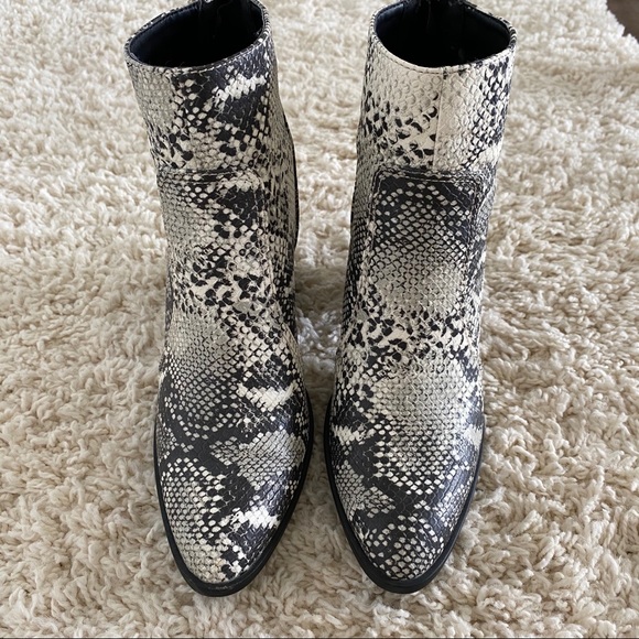 SOLD❌Qupid Block Heel Snakeskin Print Booties - Picture 3 of 8